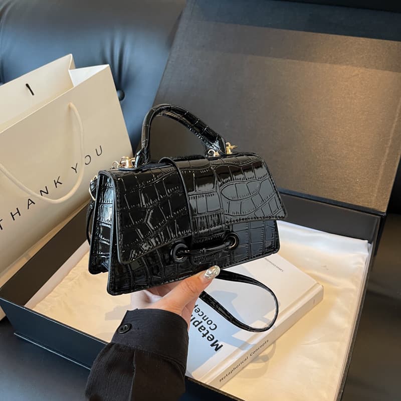 Women's Premium Niche Crossbody Small Square Bag 2025 New Arrival Solid Color Simple Elegant Shoulder Handbag