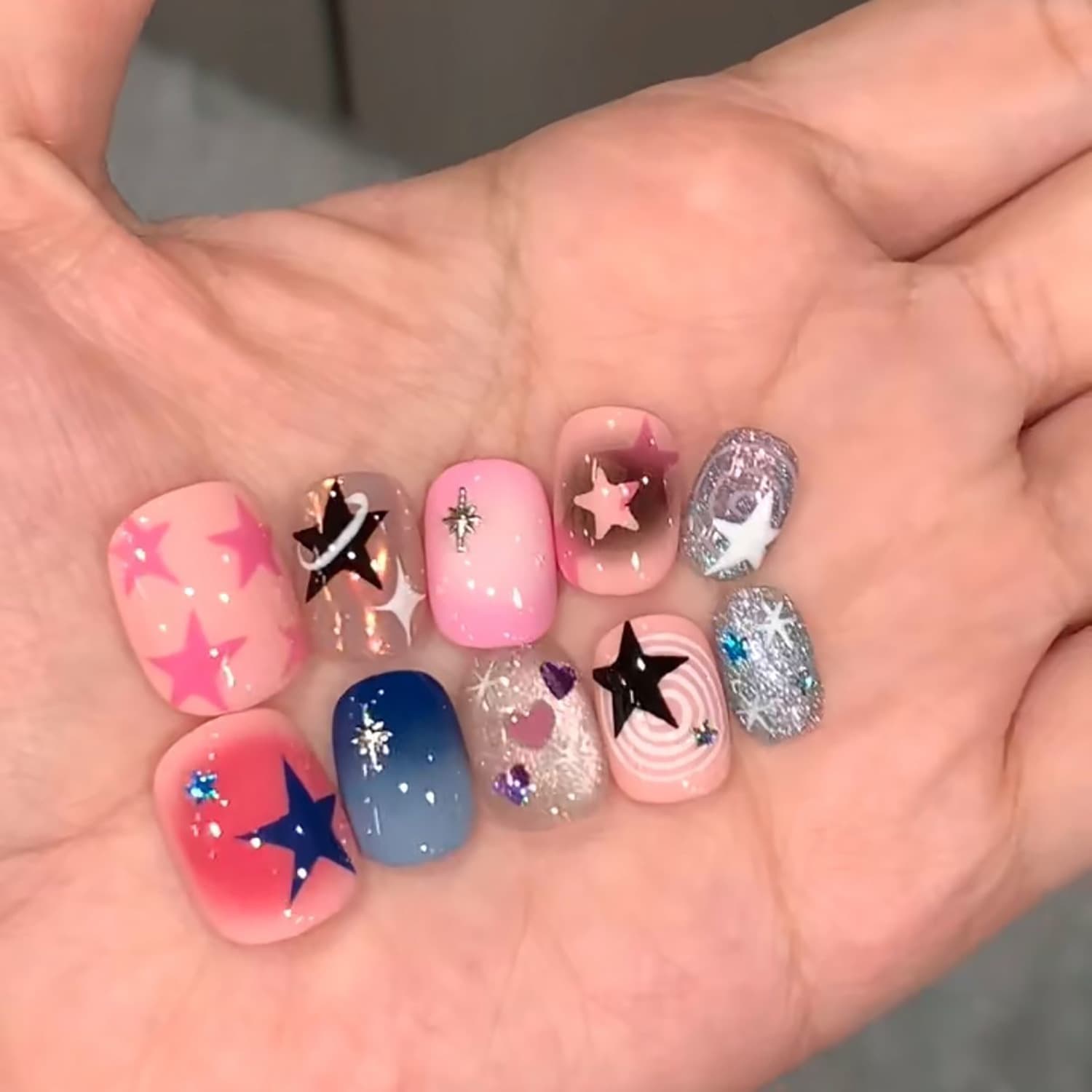 Sweet Cool Pink Blue Gradient Star Press-On Nails, Atmospheric Ombre Heart Cat Eye Short Style, Commuter Student Nail Art