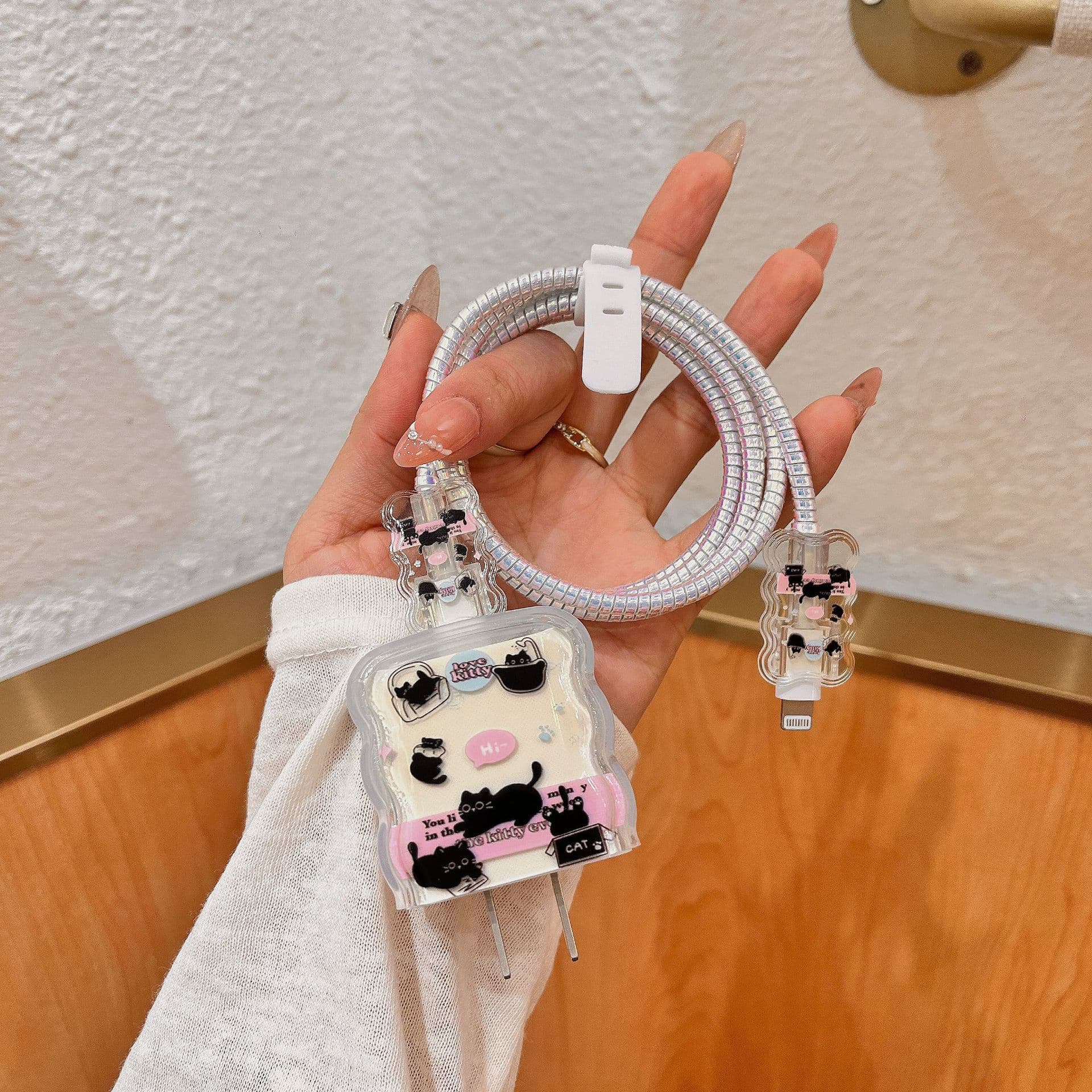 Cartoon Cat Compatible with Apple 17 Charger Case 20W Fast Charge Data Cable Cable Biter Head Cover Wave