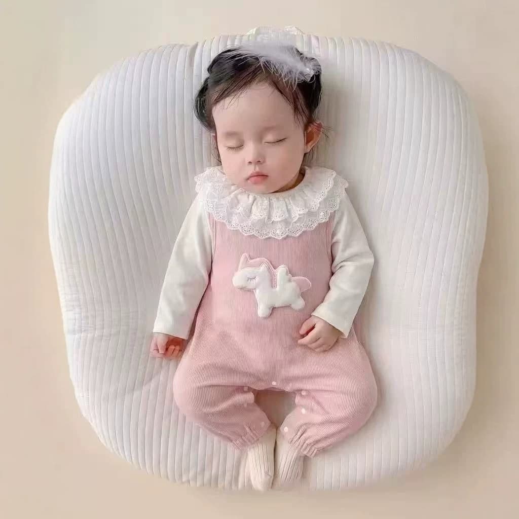Baby Girl Spring Outfit Set - Adorable Cartoon Princess Style with Lace Collar, Two-Piece Set for Newborns and Toddlers