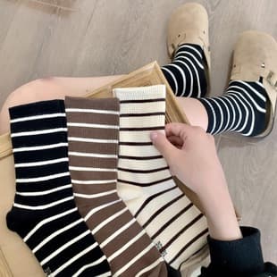Women's Striped Simple Knee-High Socks, Over-the-Calf Mid-Length Ins Trendy Versatile Black and White Autumn and Winter School Style Women's Socks