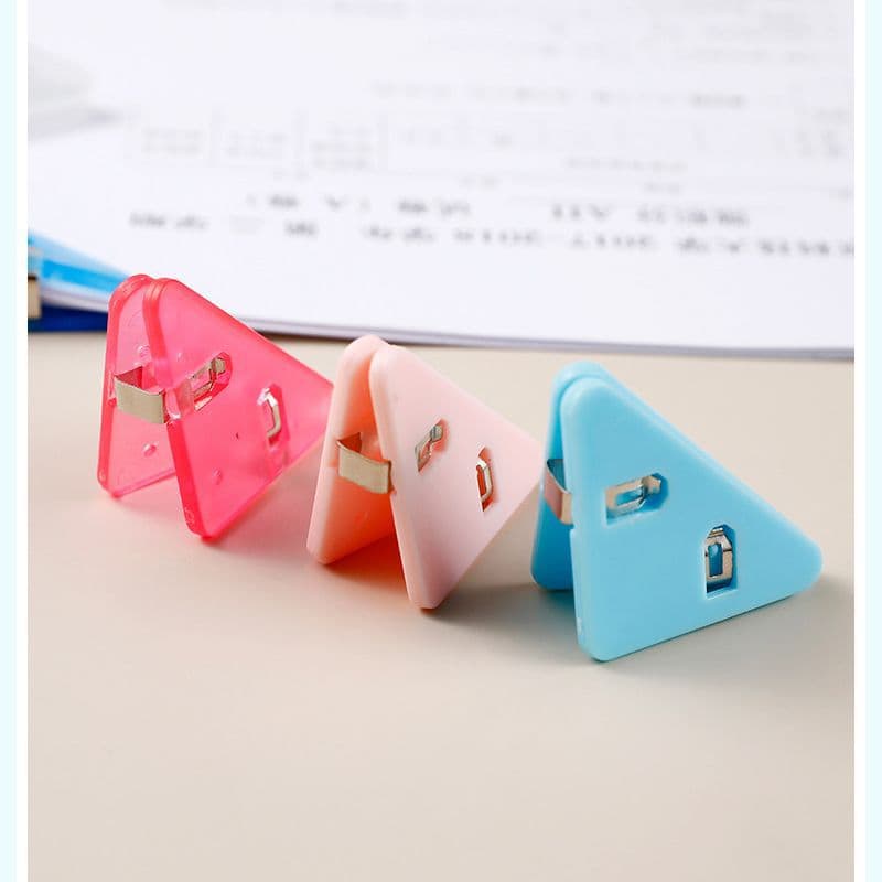 Popular triangle clips for student test paper corner storage, file folder stationery to prevent book curling, office long-tail clips.