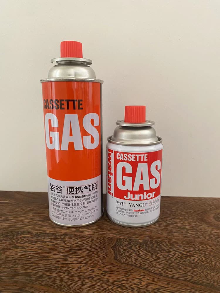 Iwatani outdoor portable stove gas cylinder, portable stove gas, picnic barbecue butane gas can, cartridge gas