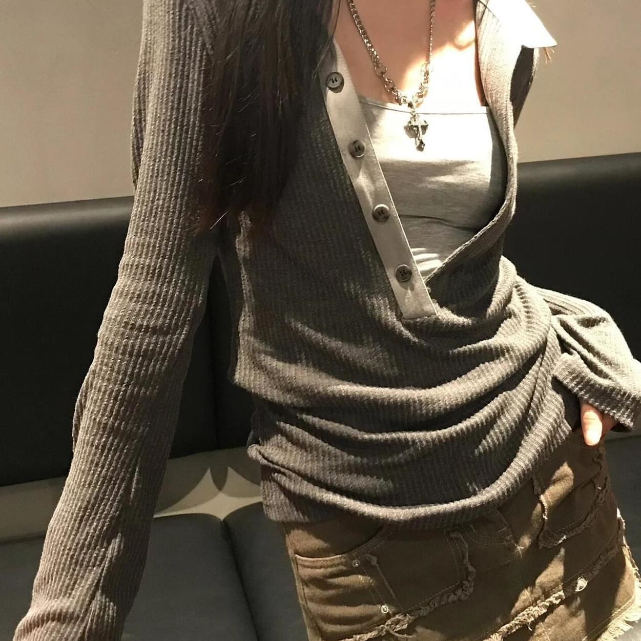 Graphite Gray Polo Collar Niche Design Temperament Color-Blocking Suede Collar Knitwear - Elegant Deep V-Neck Long Sleeve T-Shirt Top Women