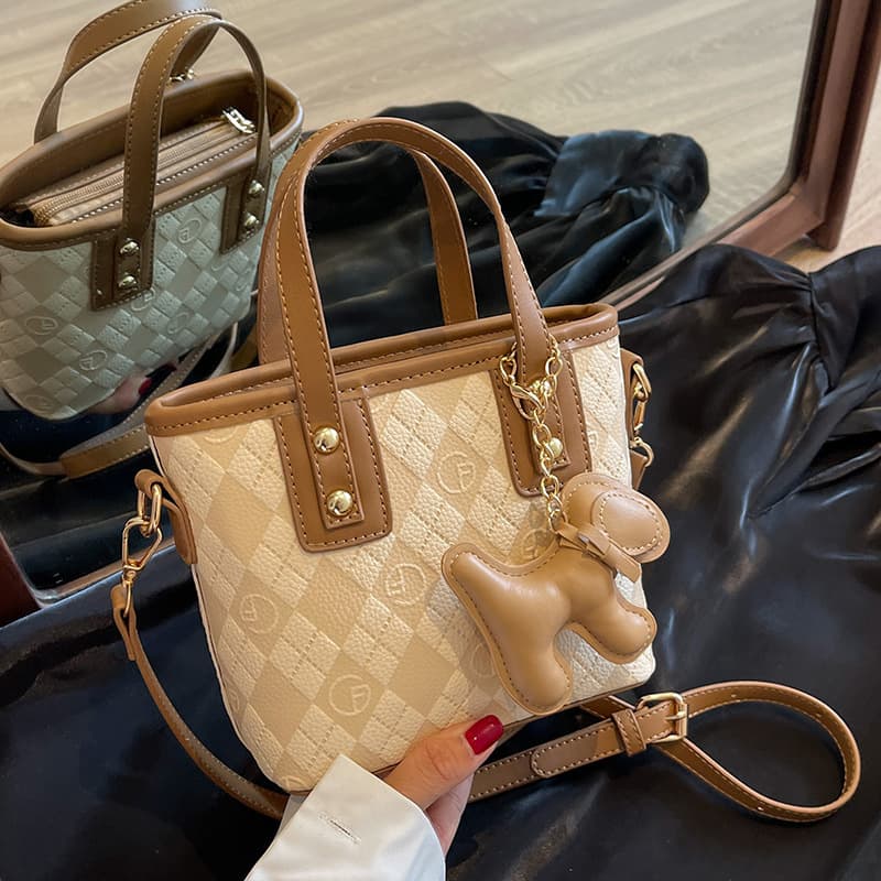 Trendy Korean Style Women's Bucket Bag Large Capacity Diamond Grid Handbag Fashionable City Simple PU Material Spring 2024