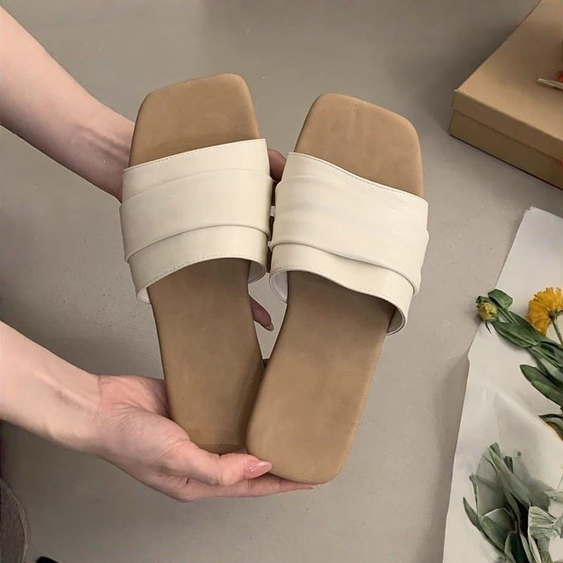 Retro Flat Sandals for Women Summer 2026 New Trendy Pleated One-Strap Slippers Casual Beach Sandals for Pregnant Women