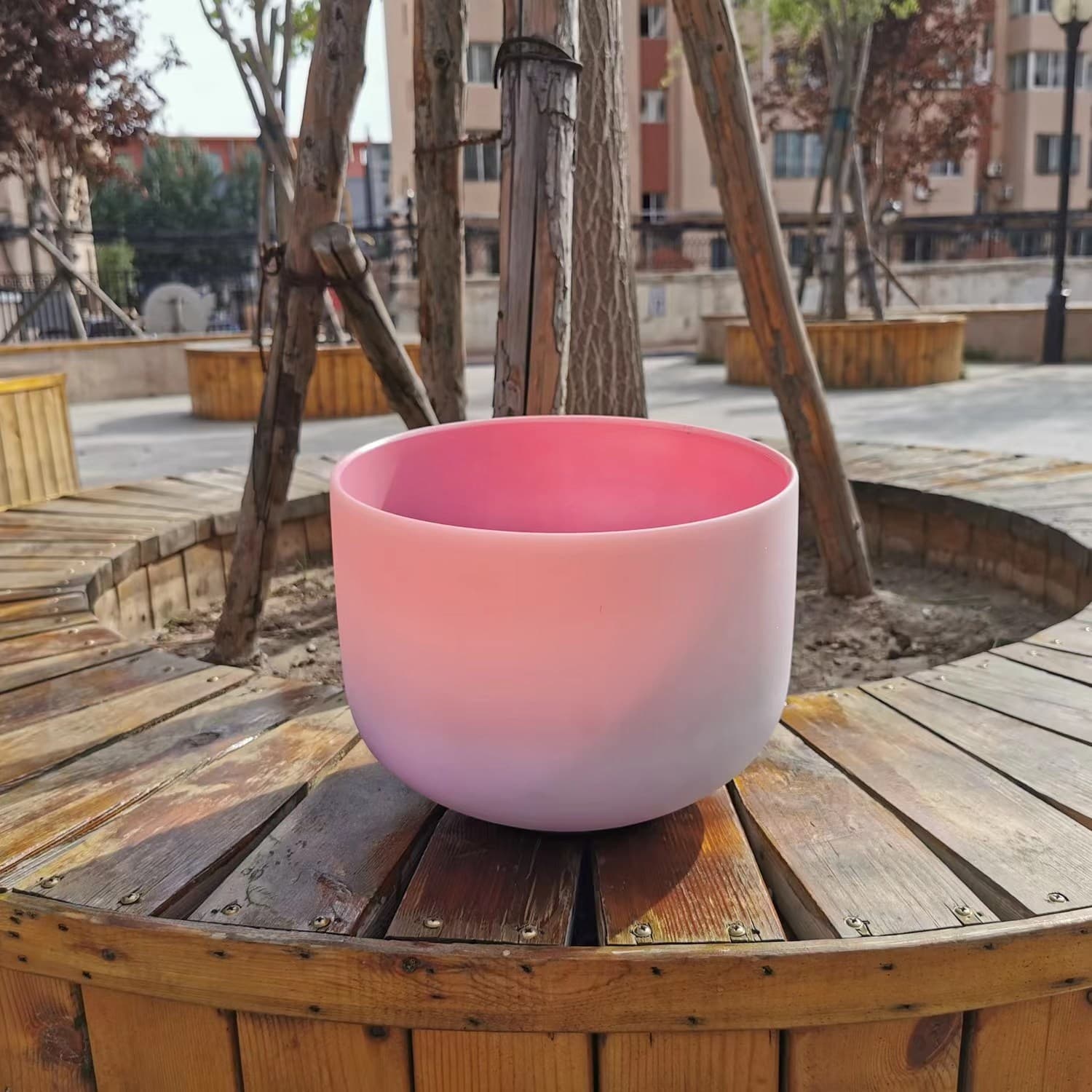 Hot-selling Natural Quartz Crystal Singing Bowl with Pink-Purple Interior and Rainbow Spray, Buddhist Singing Bowl for Meditation and Stress Relief