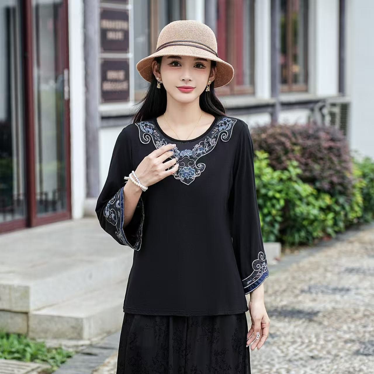 Spring and Autumn New Retro Ethnic Embroidered Round Neck Three-quarter Sleeve T-shirt Women's Loose Slim Stretch Pullover Bottoming Shirt
