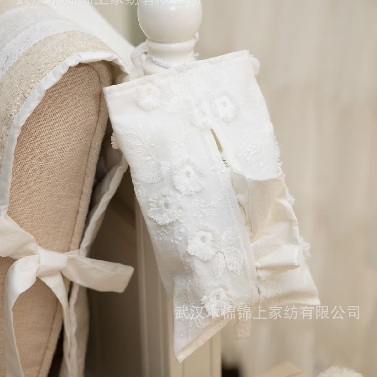 European retro luxury floral lace embroidered trim natural linen tissue cover, tissue box.