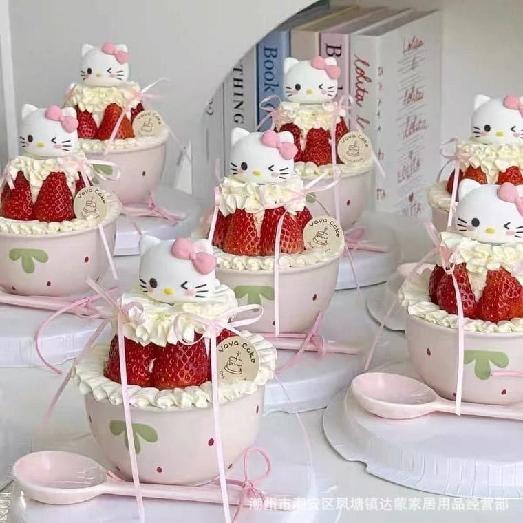Cute internet celebrity Christmas hellokitty strawberry cake bowl with bow 4.5 inch creative cake decoration