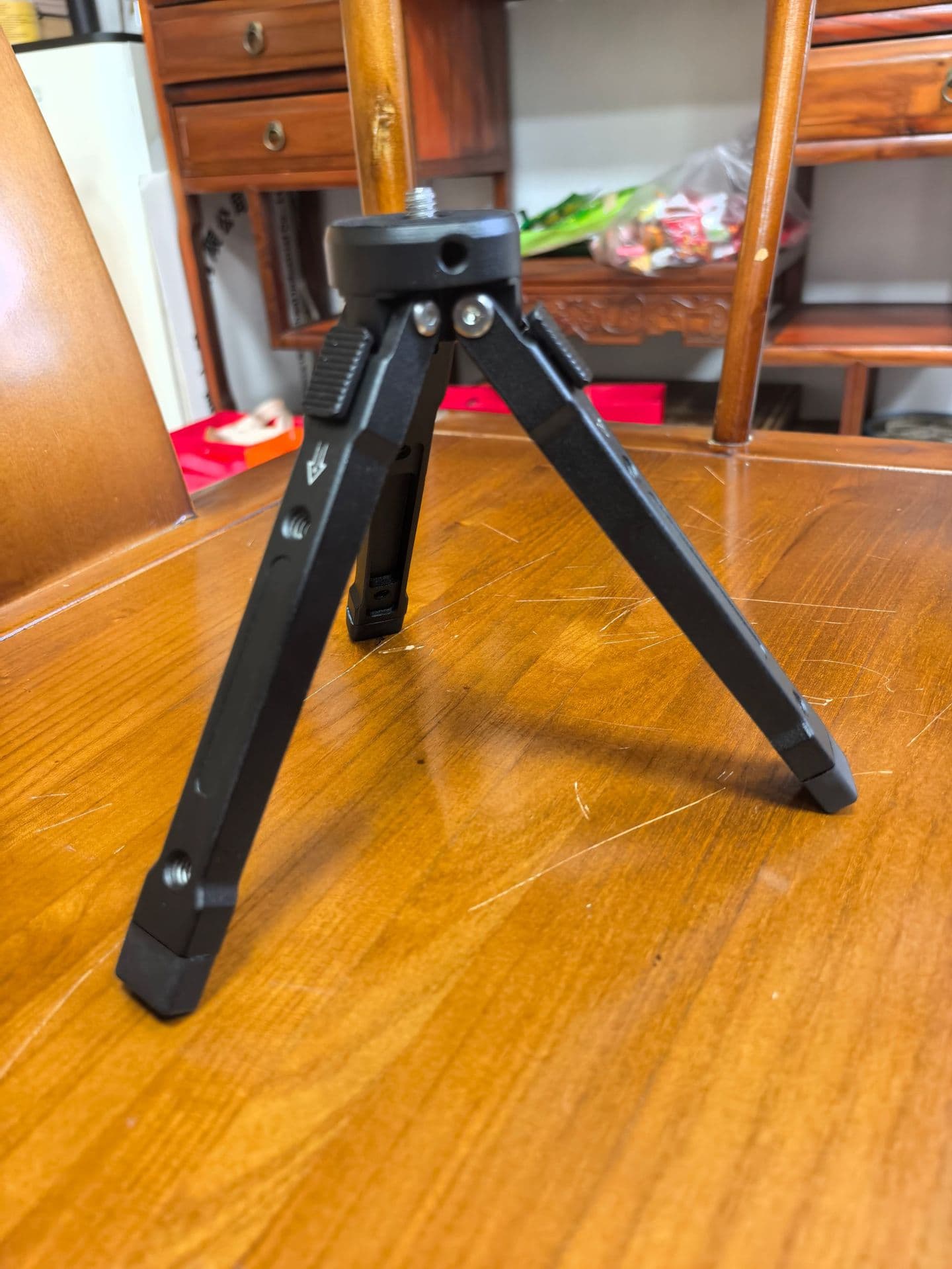 All-Metal Aluminum Alloy Tripod for Phone Camera Live Streaming Desktop Tripod Four-Level Height Selfie Tripod