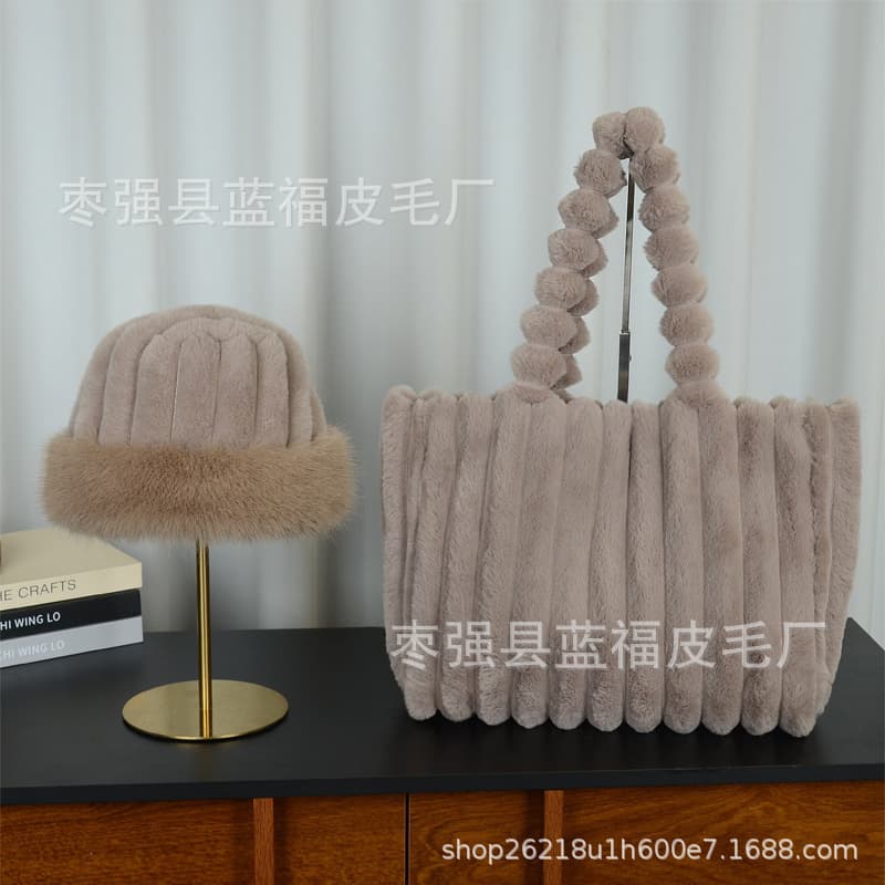 Plush Bag Minimalist Fashion Shoulder Bag 2025 New Trendy Handbag Tote Bag for Work Commute Textured Women's Bag