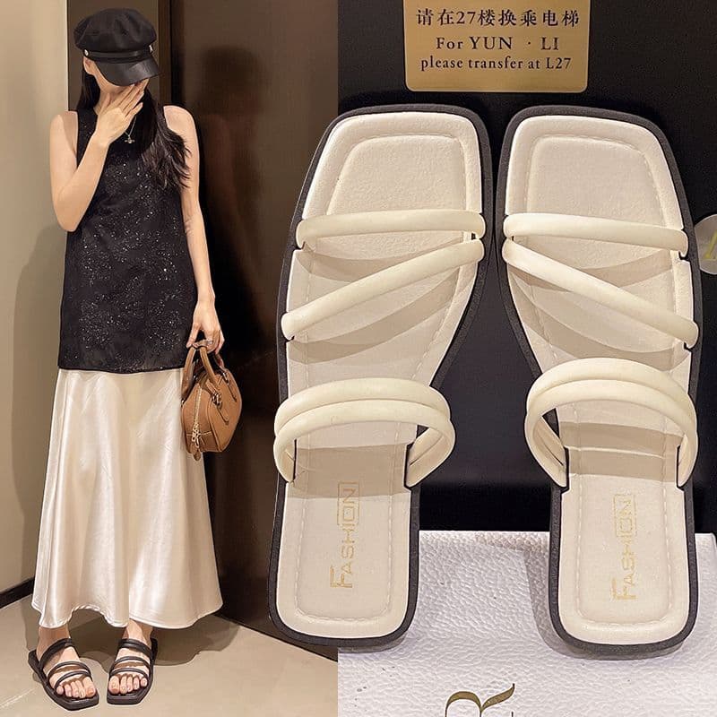 Flat sandals for women's summer outer wear 2025 new square-heeled sandals French style with skirts fashionable thin straps slip-ons