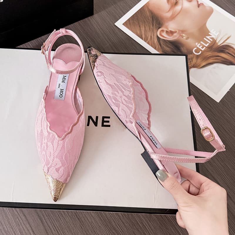 Large size in stock, one-strap toe-covered sandals for women, summer new style, sexy lace pointed toe, gold foil spliced mesh flat shoes