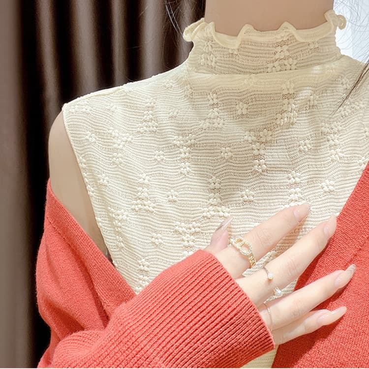 New style short vest, high neck, slim fit, lace top, Korean style, elegant, tight-fitting, fashionable hollow-out base layer.