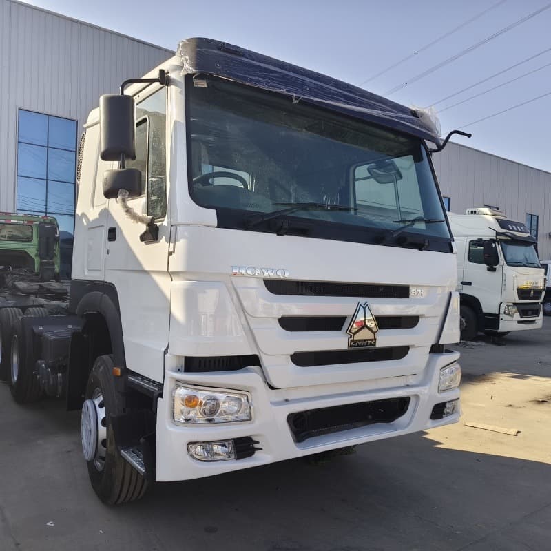 Used Howo dual-drive tractor unit for sale, 375 horsepower, used transport truck head, export model.