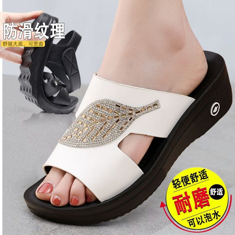 Cloud-like Comfort Mom Shoes Summer New Style Versatile Soft Sole Non-slip Casual Sandals for Middle-aged and Elderly Women Flat Sandals