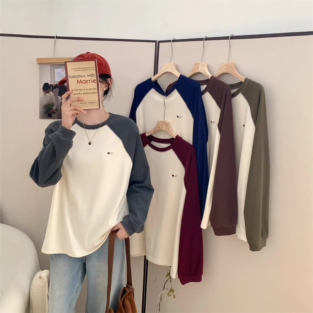 Fashionable Age-Reducing Embroidered Heart Sweatshirt with Contrast Raglan Sleeves Loose T-Shirt Early Autumn Velvet Plus Size Top