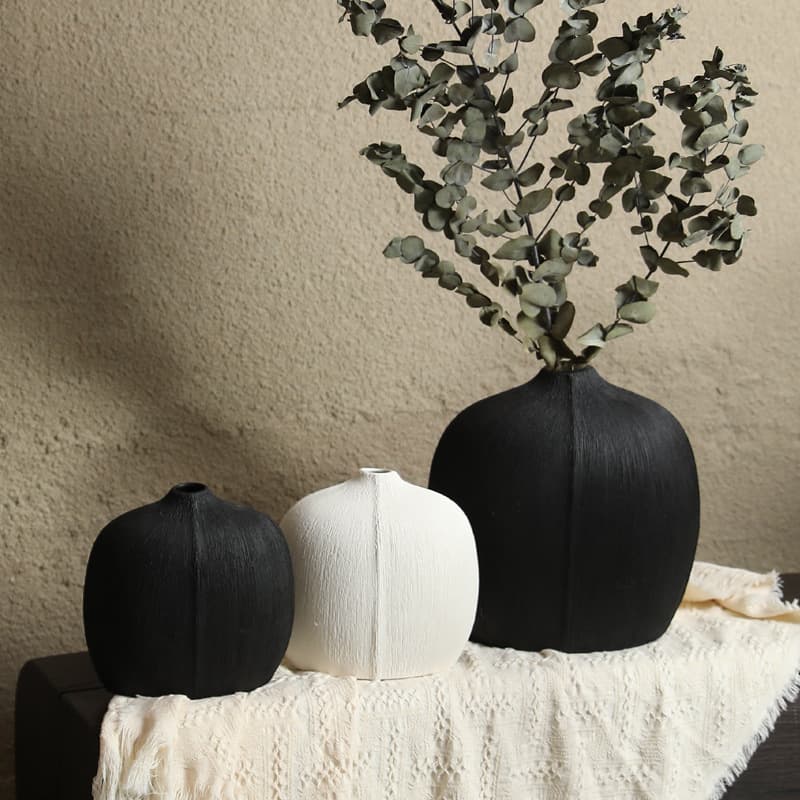 Modern wabi-sabi black brushed ceramic vase ornament, INS style high-value art floral arrangement desktop flower container wholesale