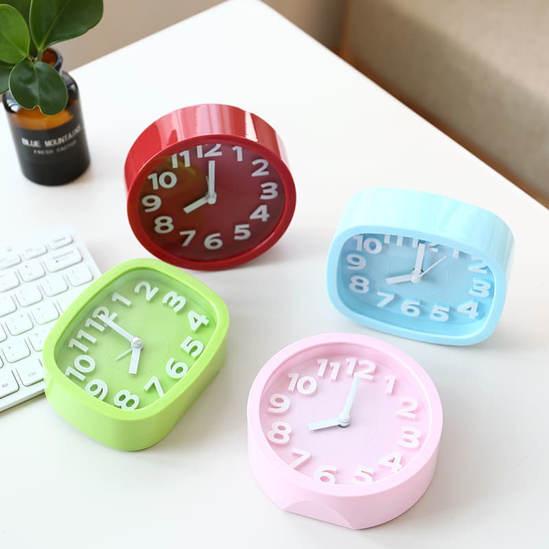 Simple creative personality student children's clock bedside quartz clock desktop small ornaments alarm clock electronic clock