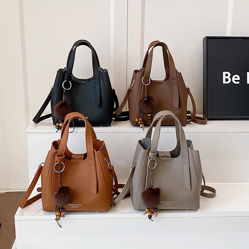 2026 New Style Niche Premium Handbag for Women Retro Autumn/Winter Shoulder Bag Fashion Versatile Bucket Commuter Bag