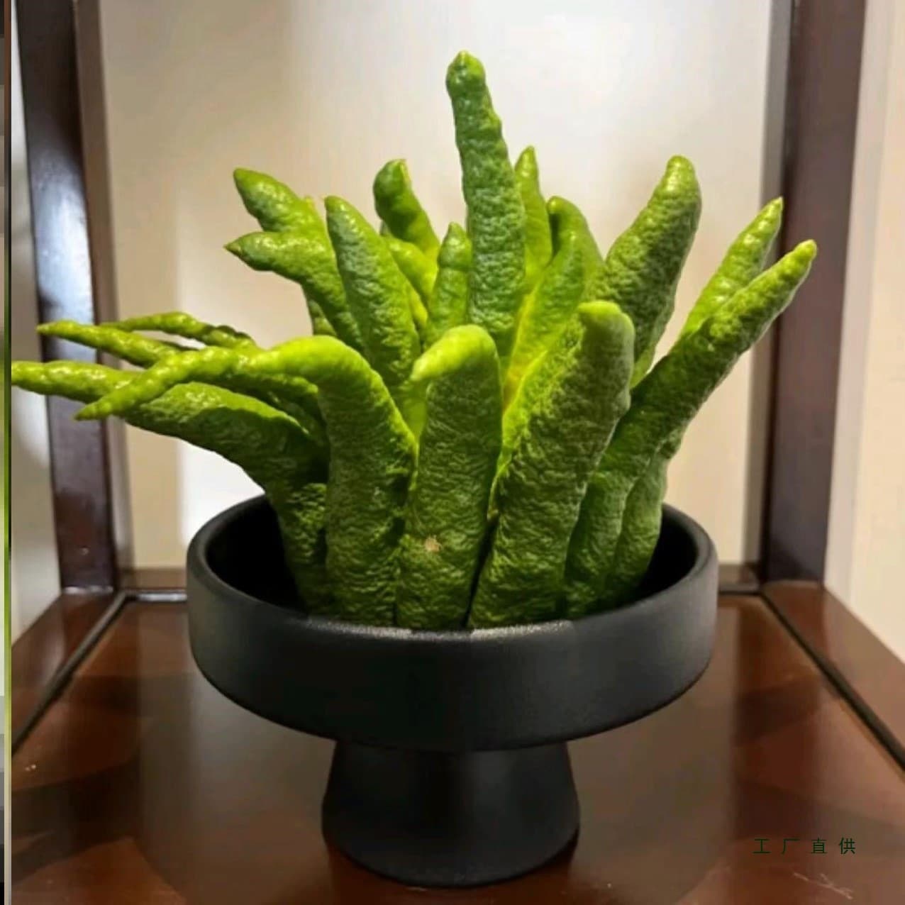 Bergamot ornaments for living room display, citron trays, decorative dishes, simple ceramic vases.