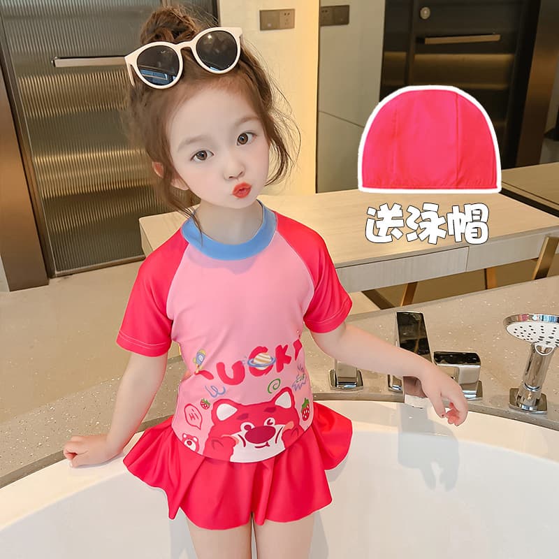 Girls' Princess Style Strawberry Bear Design Breathable Two-Piece Swimsuit for Little Girls Summer Outdoor Swimwear