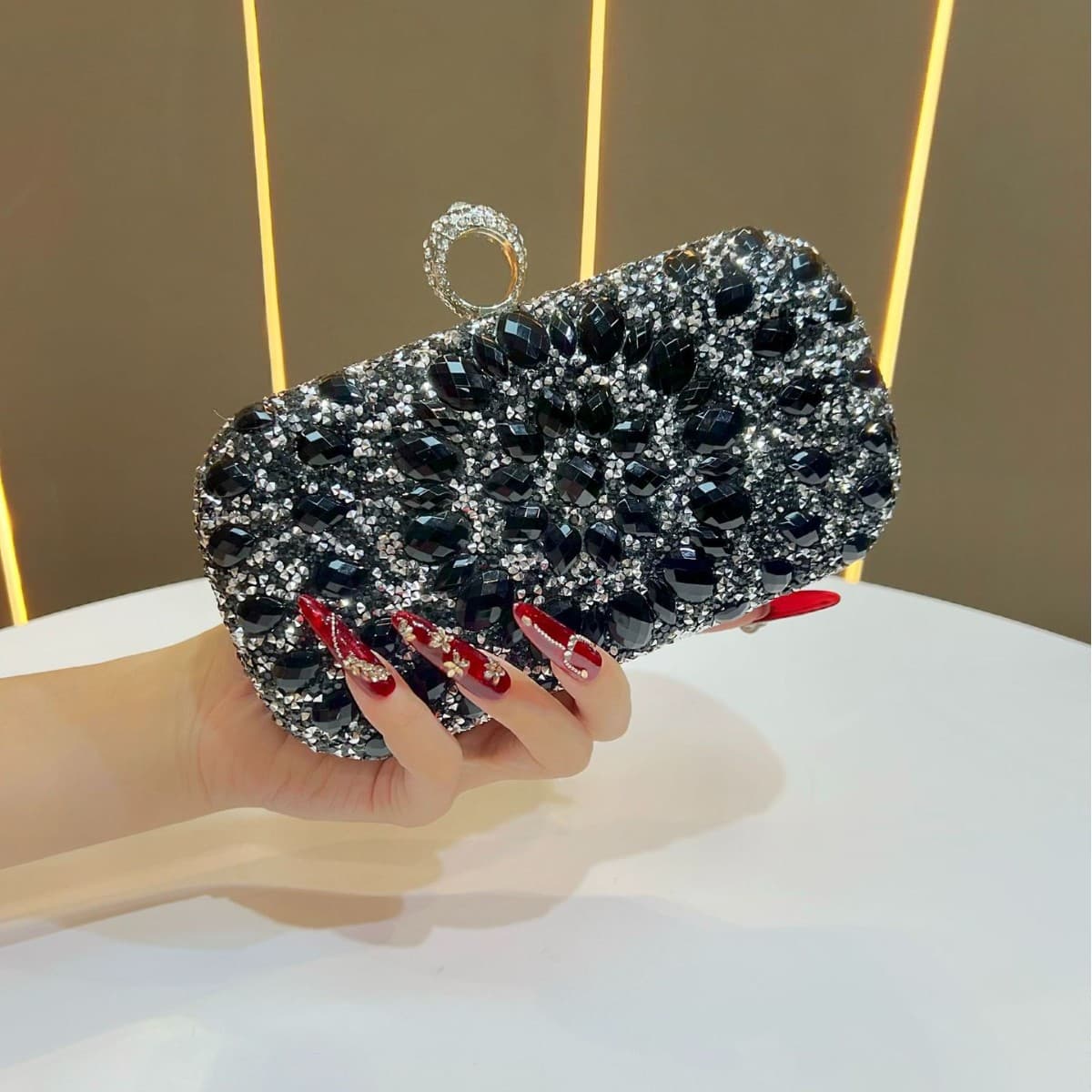 New diamond-encrusted evening bag, fashionable banquet ladies purse, clutch bag, dress small bag, diamond-encrusted one-shoulder crossbody bag