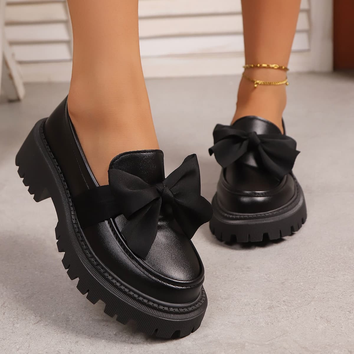 2025 New Cross-border Trade Plus Size British Style Flat Leather Women's Shoes Black Bow Slip-on Loafers