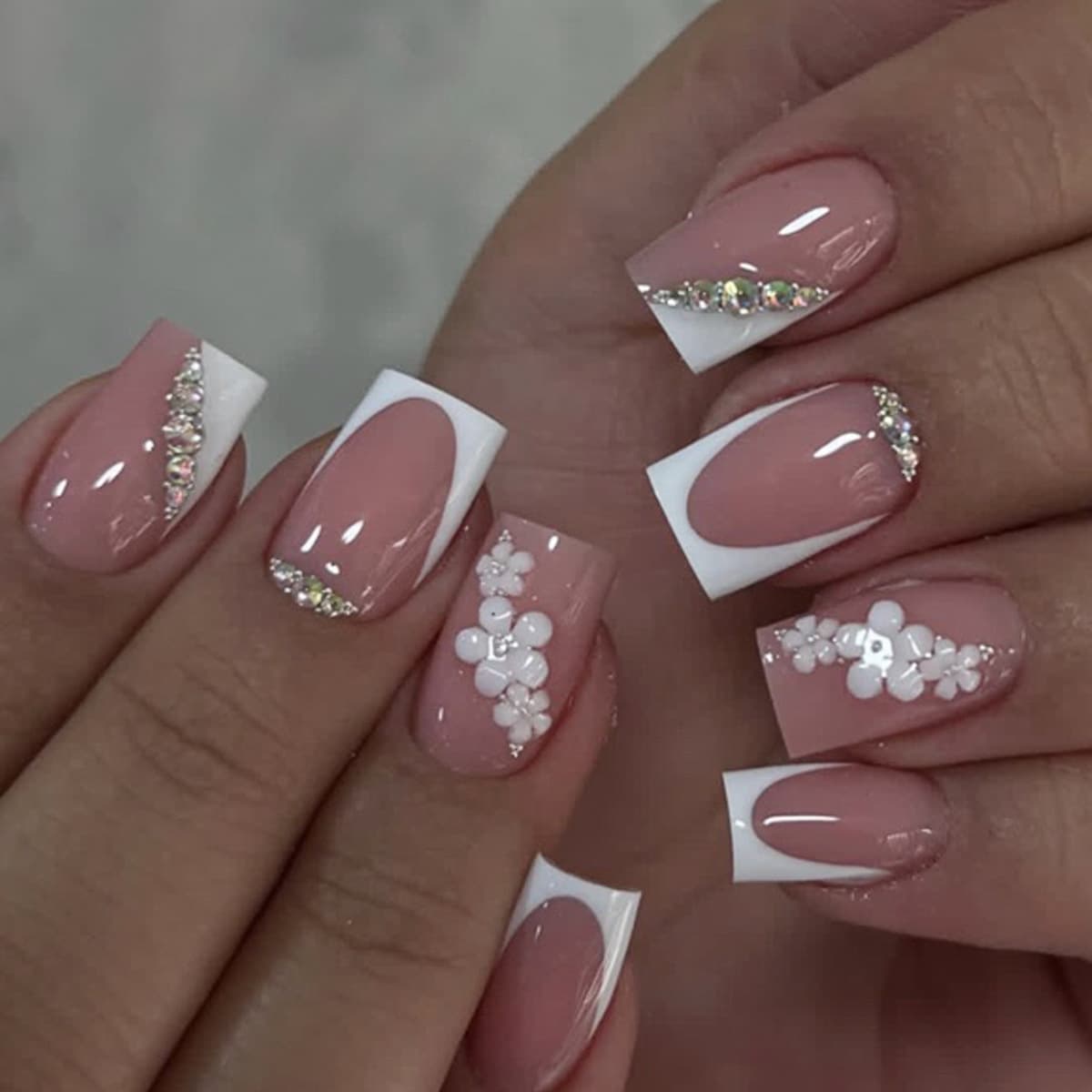 Wearable Nails European Square White Irregular French Edge Steel Beads with Diamonds Five-Petal Flower Decoration Manicure Patch Fake Nails