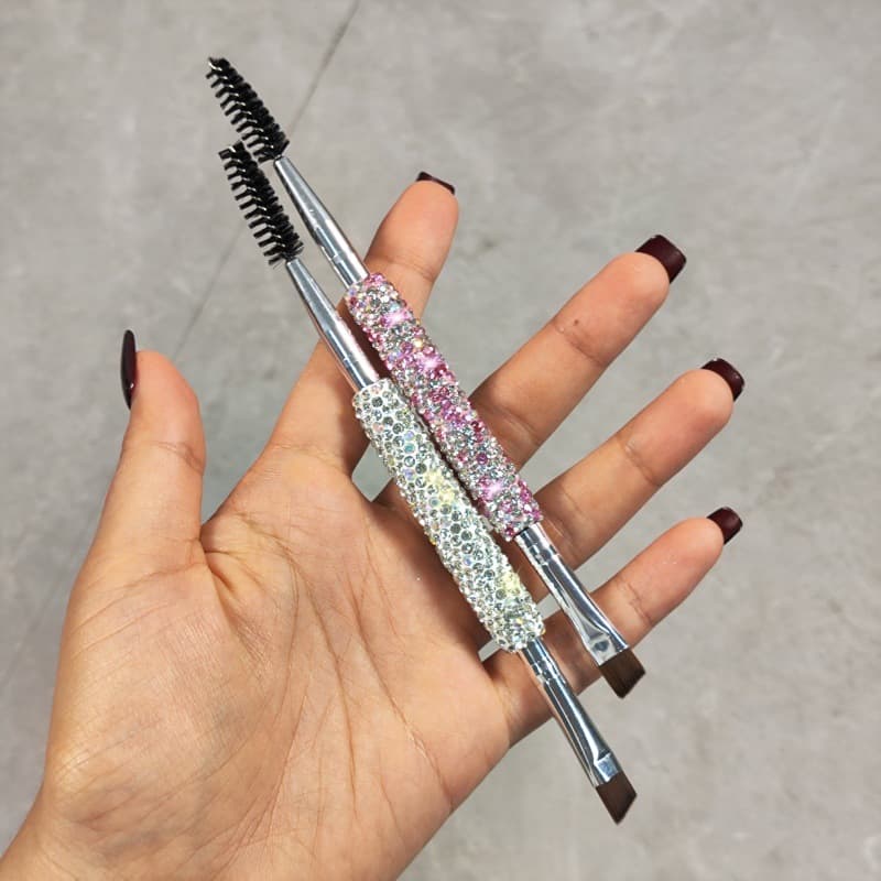 High aesthetic eyebrow brush with rhinestones portable dual-use eyebrow grooming and makeup brush cross-border Amazon hot seller.
