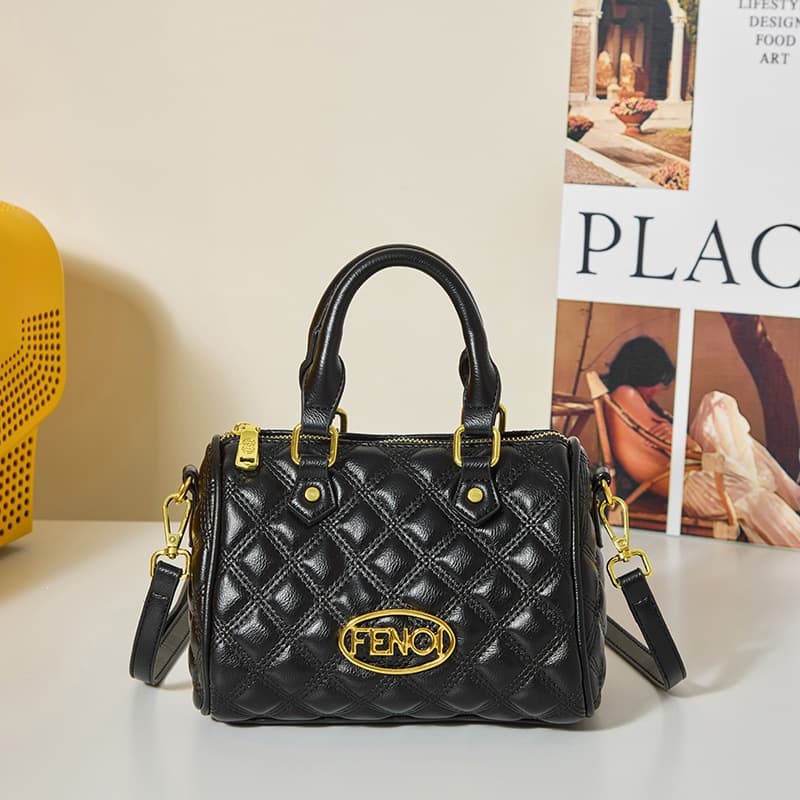 New Women's Handbag Manufacturer Quilted Pillow Bag Shoulder Bag Large Capacity Boston Bag for Export