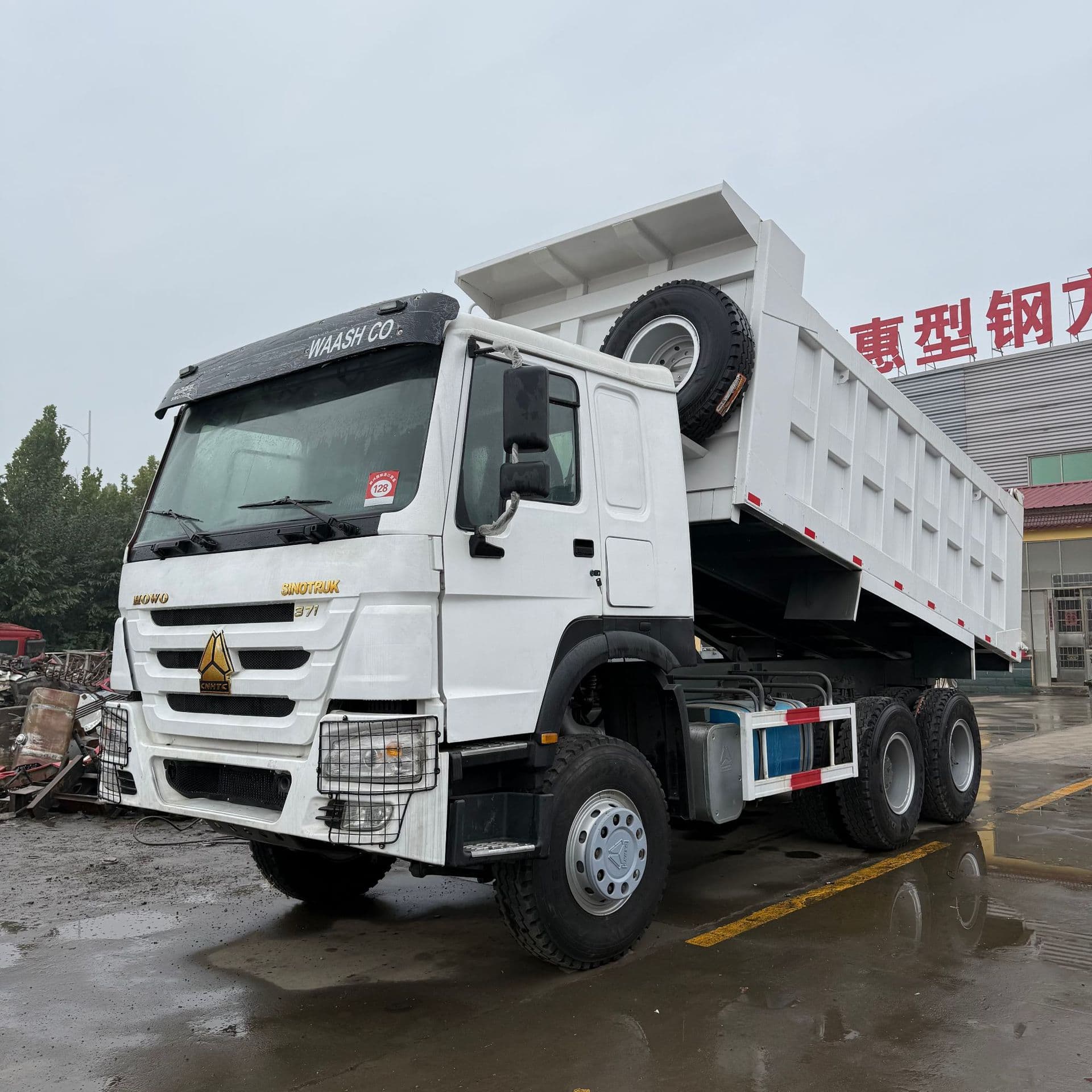 Export China II/III Sinotruk HOWO Dump Truck HOWO 6.8m Dump Tipper Truck