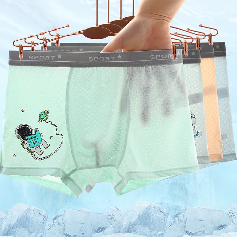 Children's Underwear, Boys' Ice Silk Youth Boxer Shorts, Small, Medium and Large Boys' Summer Breathable Antibacterial Boxer Briefs