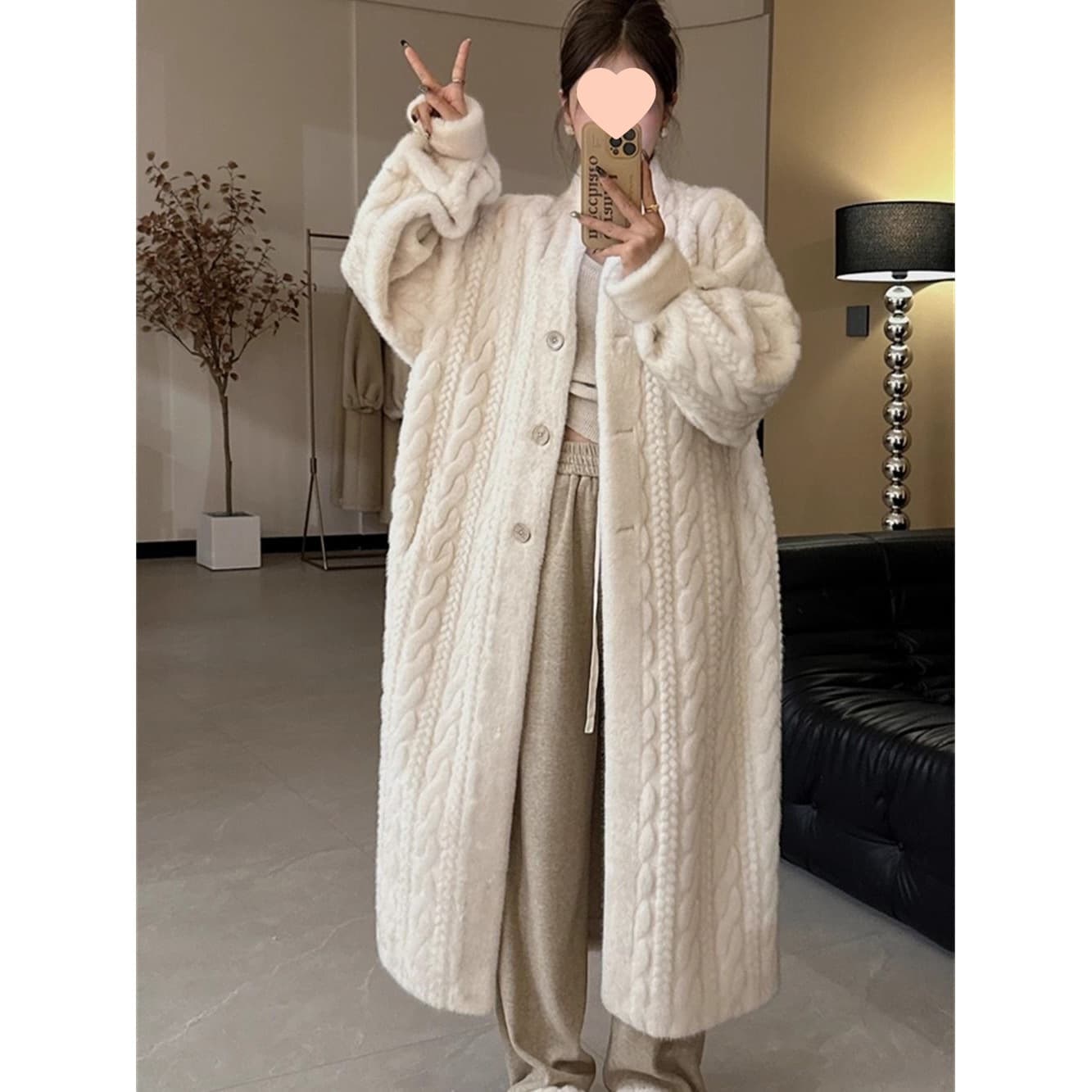 Fur Coat Autumn/Winter 2024 New Style Leather and Mink Fur Velvet Braided Long Cardigan for Women
