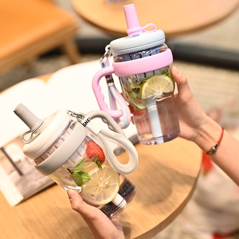 Stylish New Plastic Cup Tea-Water Separation Portable Handheld Travel Cup with Straw for Home and Office Fruit Tea Water Bottle