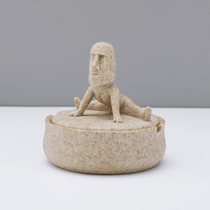 Cross-border New Moai Ashtray Easter Island Stone Statue Personality Ashtray Creative Yoga Ashtray with Lid