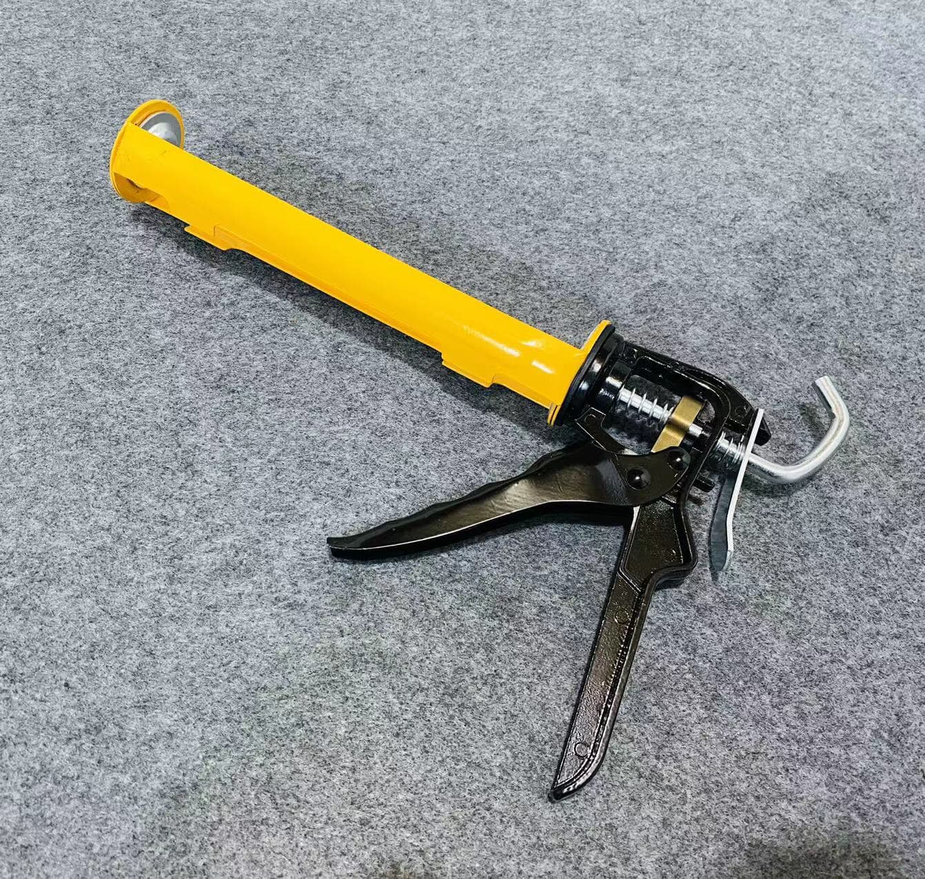 9-inch labor-saving thickened integrated rotary caulking gun for glass glue, hard glue, non-desoldering, aluminum alloy.