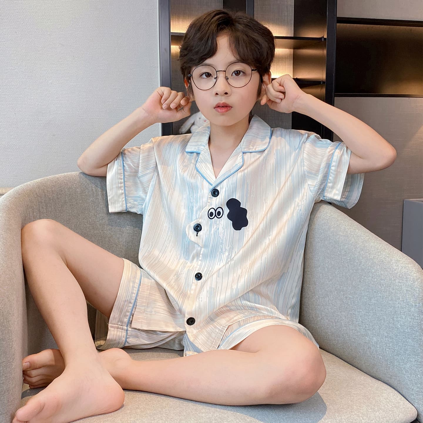 Boys Ice Silk Pajamas Summer 2026 New Children Short Sleeve Home Wear Trendy Big Boy Summer Air Conditioning Suit