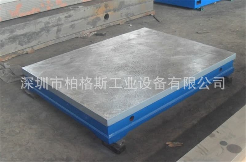 Manufacturer's cast iron platform plate workbench, heavy-duty scribing and measuring tool table, fitter's bench, water-grinding steel plate mold table