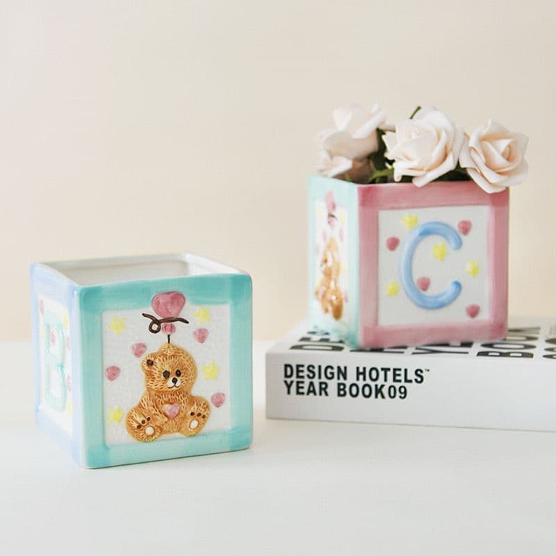 American-style cute bear-themed ceramic succulent planter square jar ornament, pen holder, flower vase for home use.