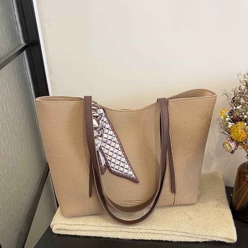 Minimalist Commuter Work Large Capacity Bag for Women Fashion New Versatile Big Bag for Class Casual Single Shoulder Tote Bag