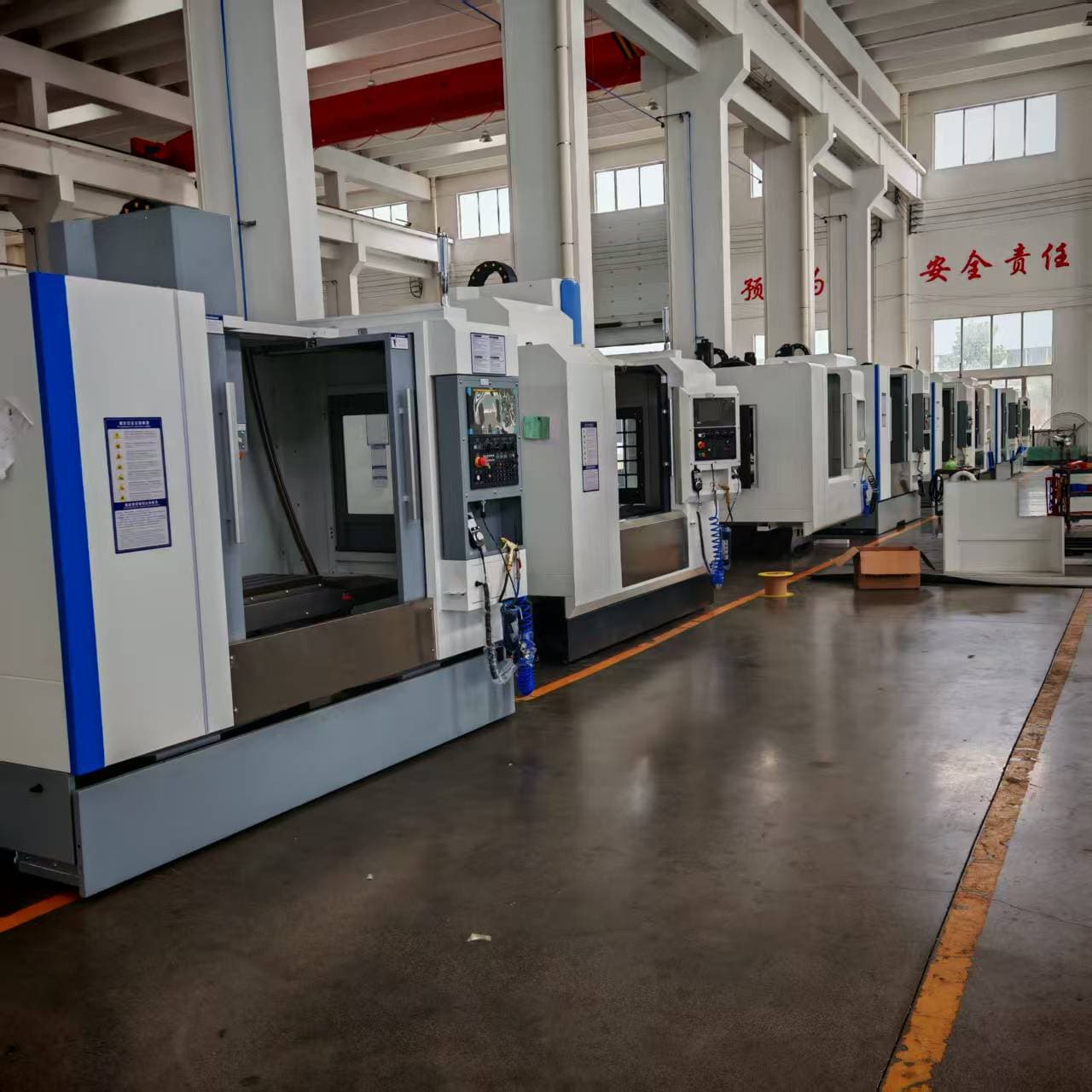 The Manufacturer Supplies the VMC650 Machining Center, a Small Mechanical VMC650 with Easy Operation