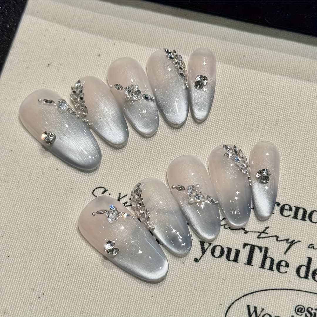 [Gray Blue Diamond] Handmade Wearable Nails French Cat Eye Niche Design Light Luxury Elegant White-Enhancing Removable Nails