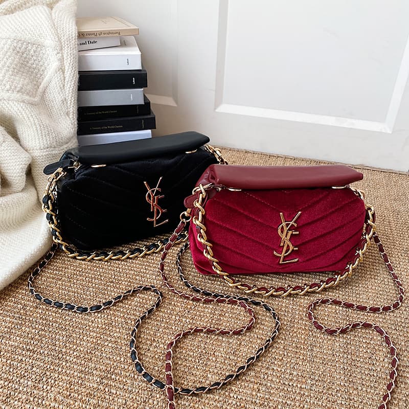 High-end French niche poplar handbag women's popular velvet shoulder bag autumn and winter light luxury crossbody chain bag