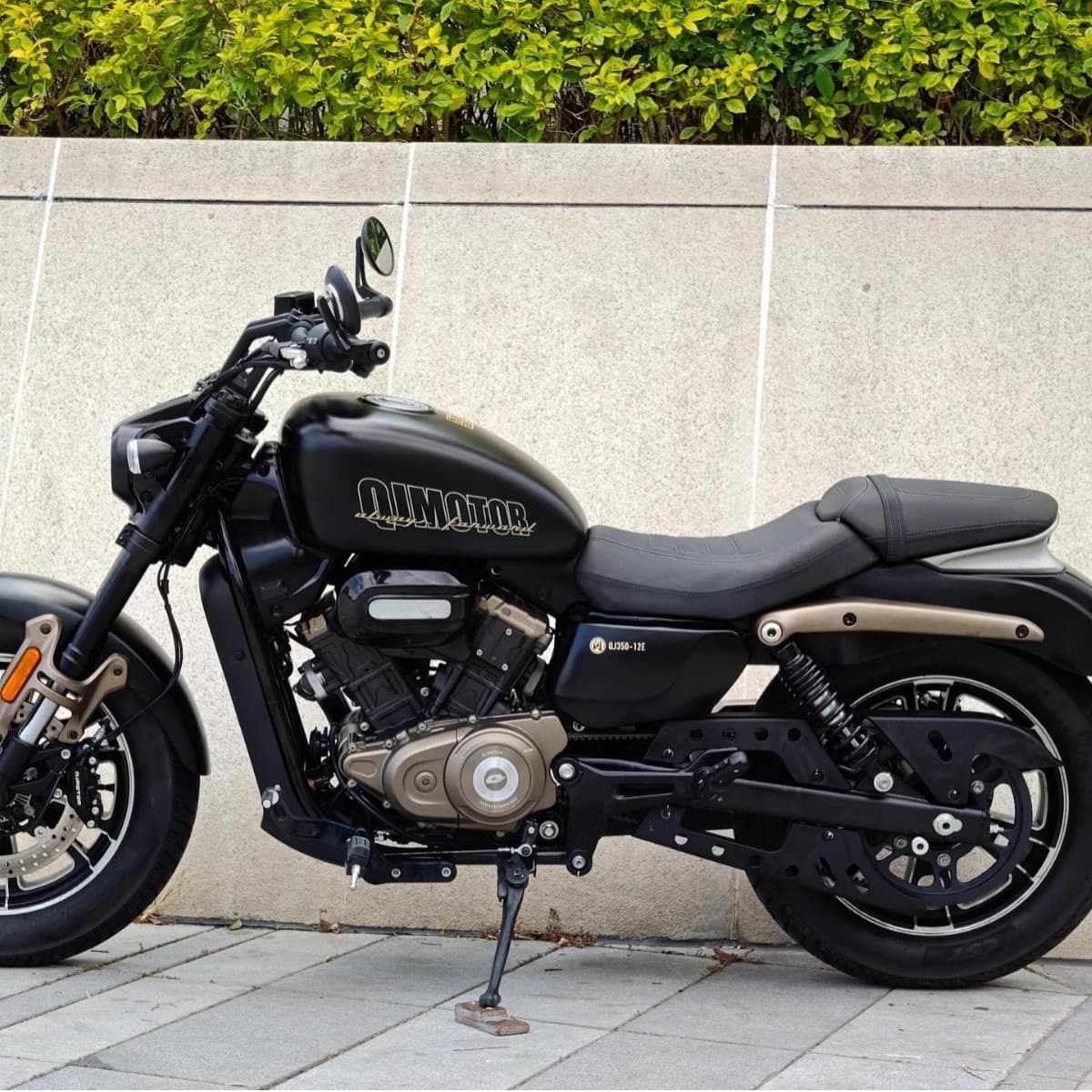 Qianjiang Flash 350S Liquid-Cooled V-Twin Cruiser Benda Retro Flash 350 Motorcycle