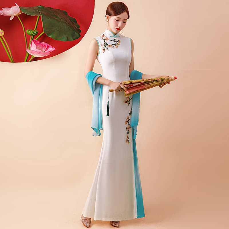Improved Catwalk Cheongsam Performance Dress for Women, Spring/Autumn Long-Sleeve Stand Collar Slimming Fashion Embroidered Banquet Evening Gown