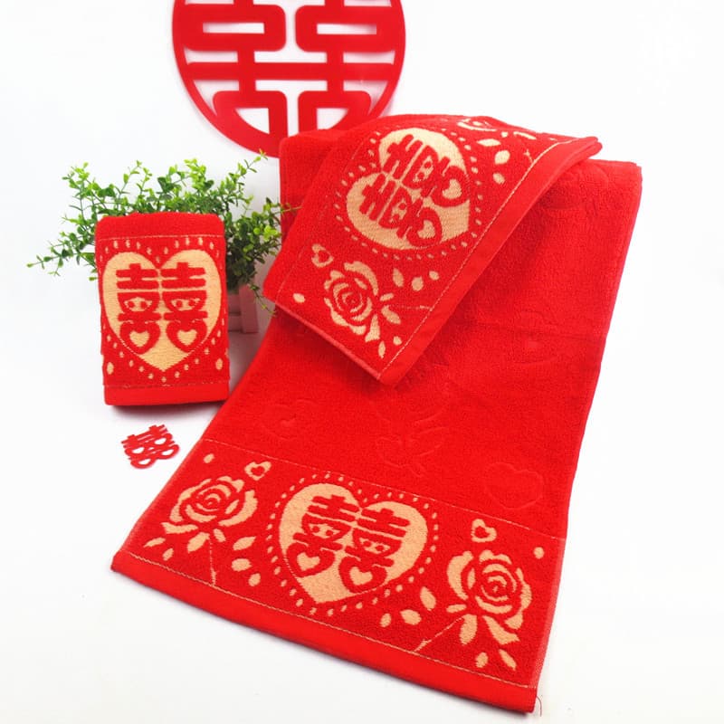 A pair of pure cotton wedding towels, a wedding gift towel, a dowry return gift, a red face towel for a baby's full moon celebration, packaged in a "double happiness" gift box.