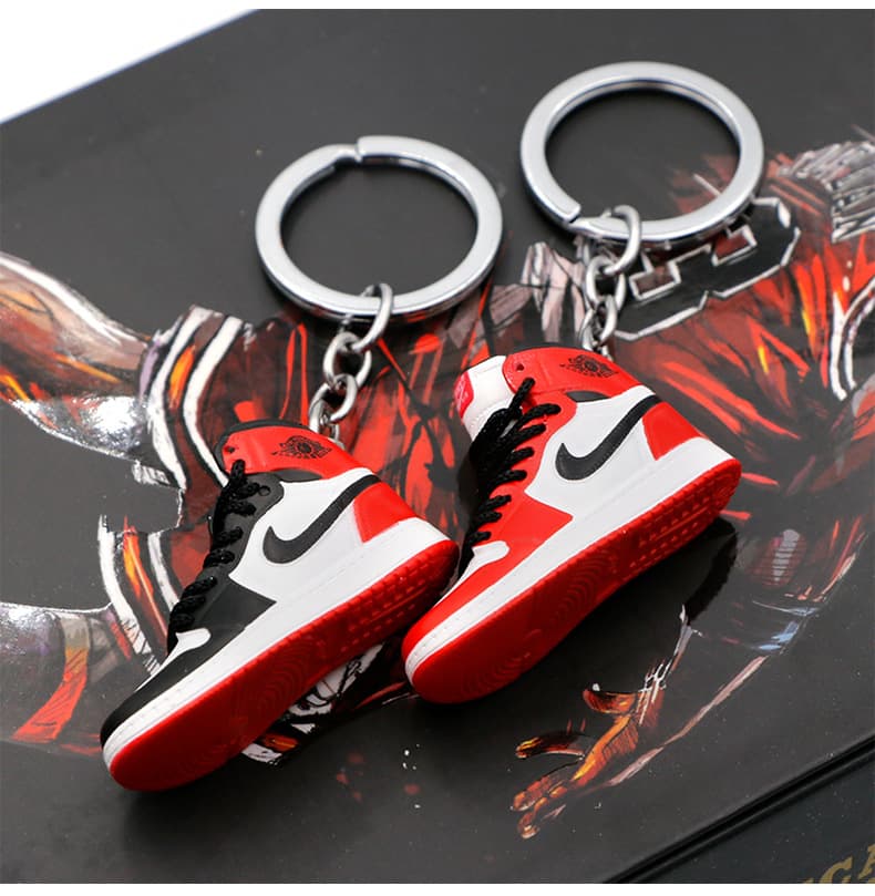 AJ1 keychain/bag collaboration charm, mini sneaker/car accessory, sneaker keychain pendant.