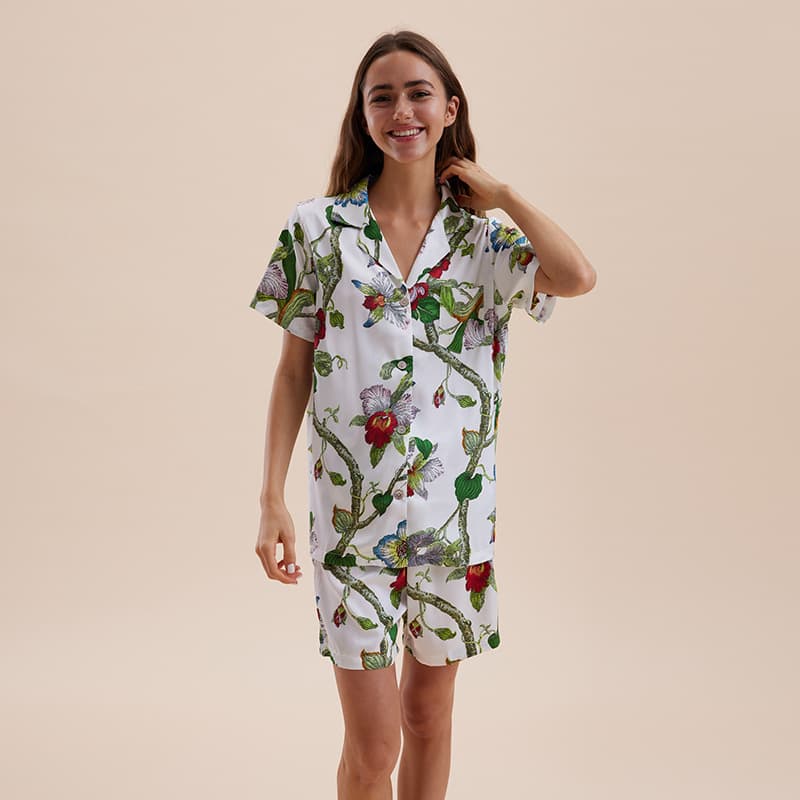 [White Background Flower] French Satin Pajamas for Women, Summer Short Sleeve, Suitable for Outing, Ice Silk Loungewear Two-Piece Set